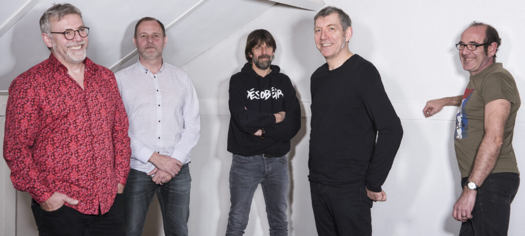 red 01 full e1527600628560