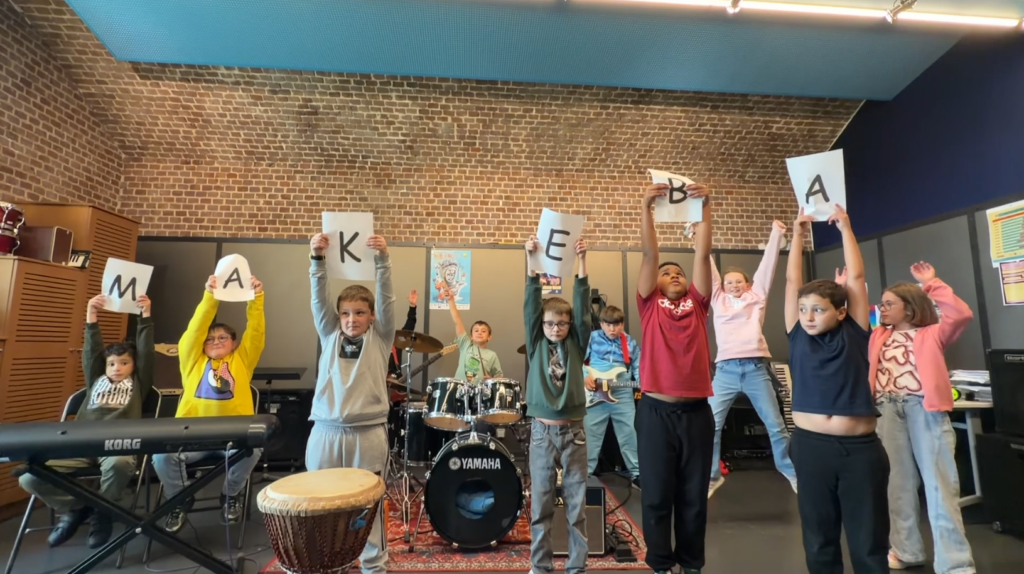 ‘Makeba’ Musique et lutte contre le racisme 1 Visite clip affiches MAKEBA